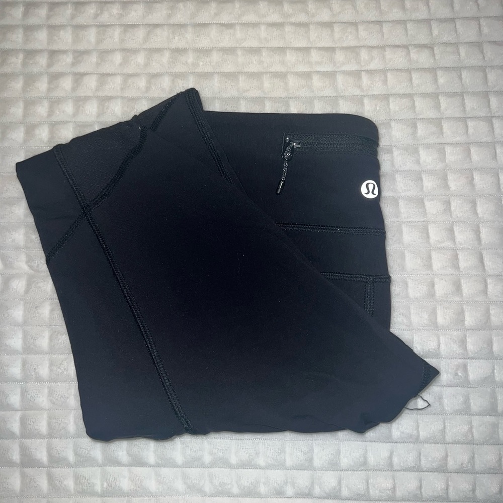 Black lululemon leggings